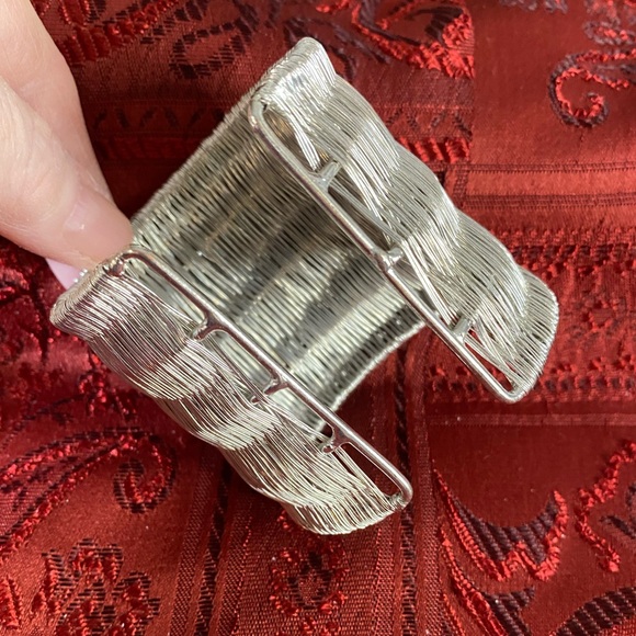 Banana Republic Silver Tone Maya Cuff Bracelet. - Picture 4 of 4